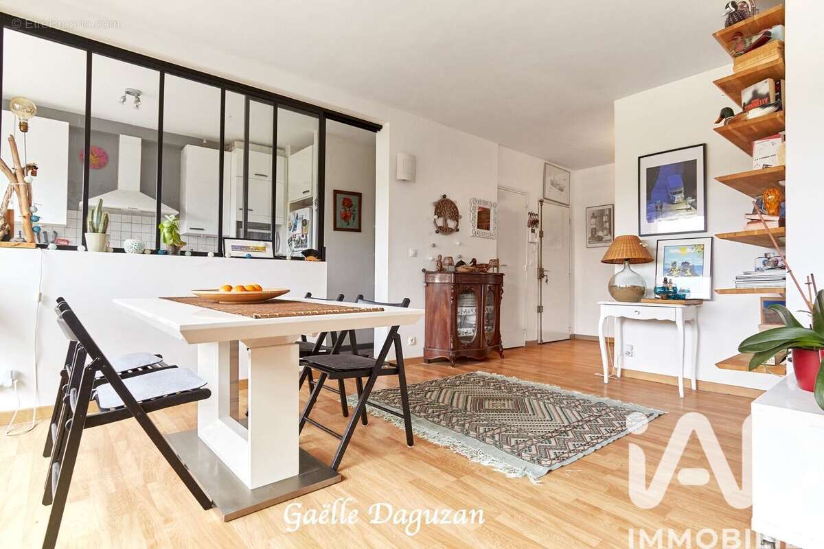 Photo 2 - Appartement à LA CELLE-SAINT-CLOUD