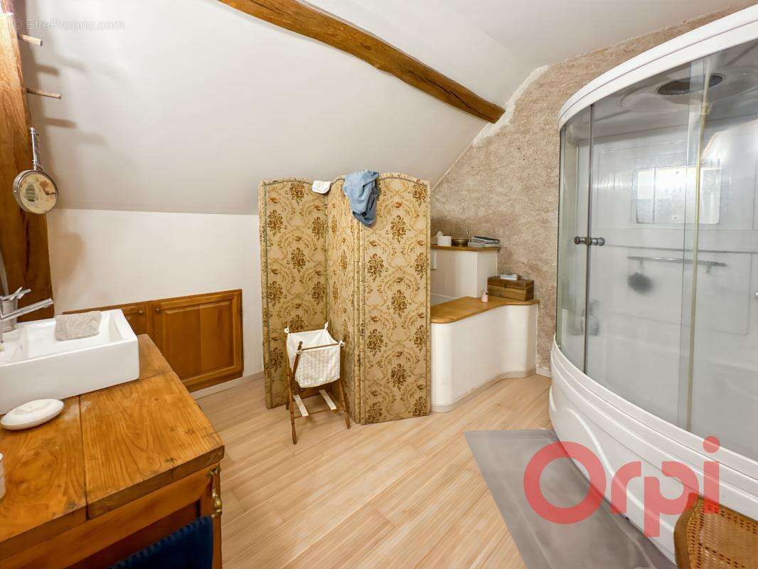 Maison à NEUILLY-EN-DUN