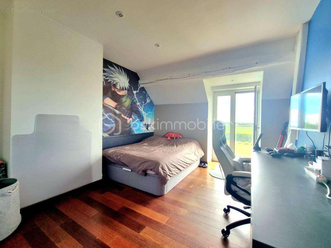 Charmante maison en pierre, 8 pièces, 4 chambres, garage, annexes, piscine !!! - photo 14
