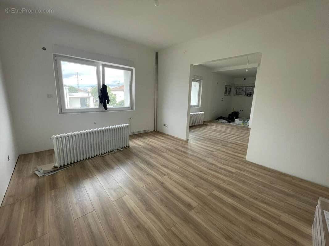 Maison à AMNEVILLE