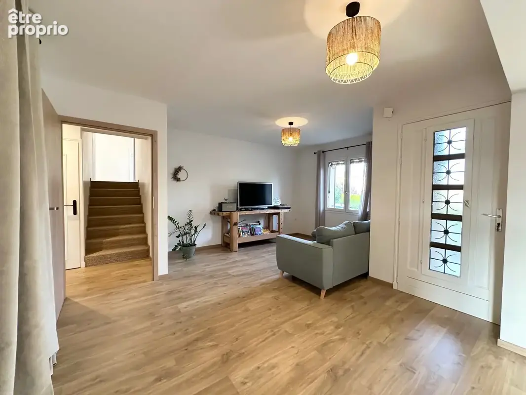 Maison 6 pièces 121 m² à vendre à Attignat (01340) - photo 4