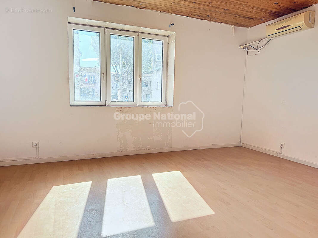 Maison à JONQUIERES-SAINT-VINCENT