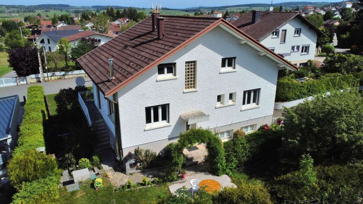 Maison dans impasse, au calme,188m2, studio en RDC, terrain de 889m2 - photo 10