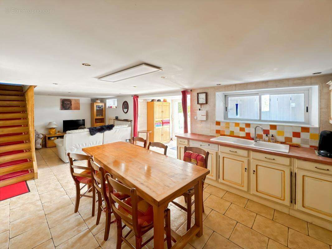 Maison à SAINT-LEON-SUR-L'ISLE