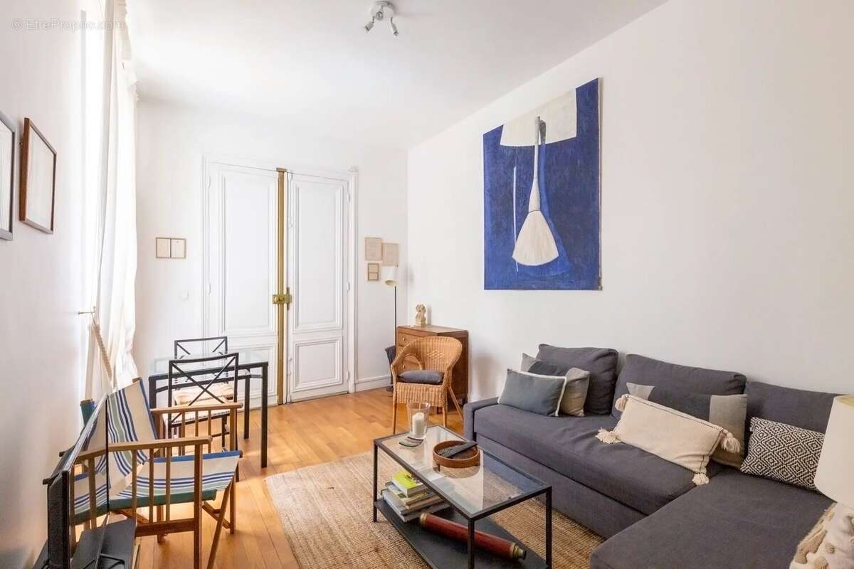 Appartement à PARIS-17E