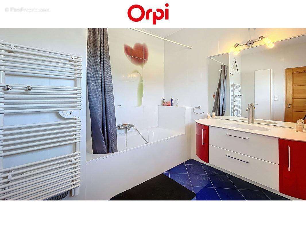 Maison à CRANVES-SALES