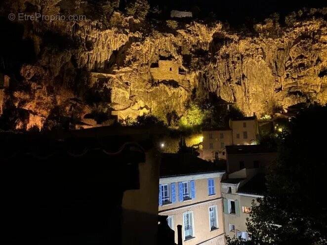 Appartement à COTIGNAC