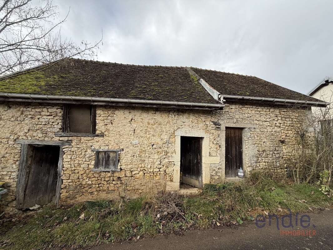 Maison à NOIRON-SUR-BEZE