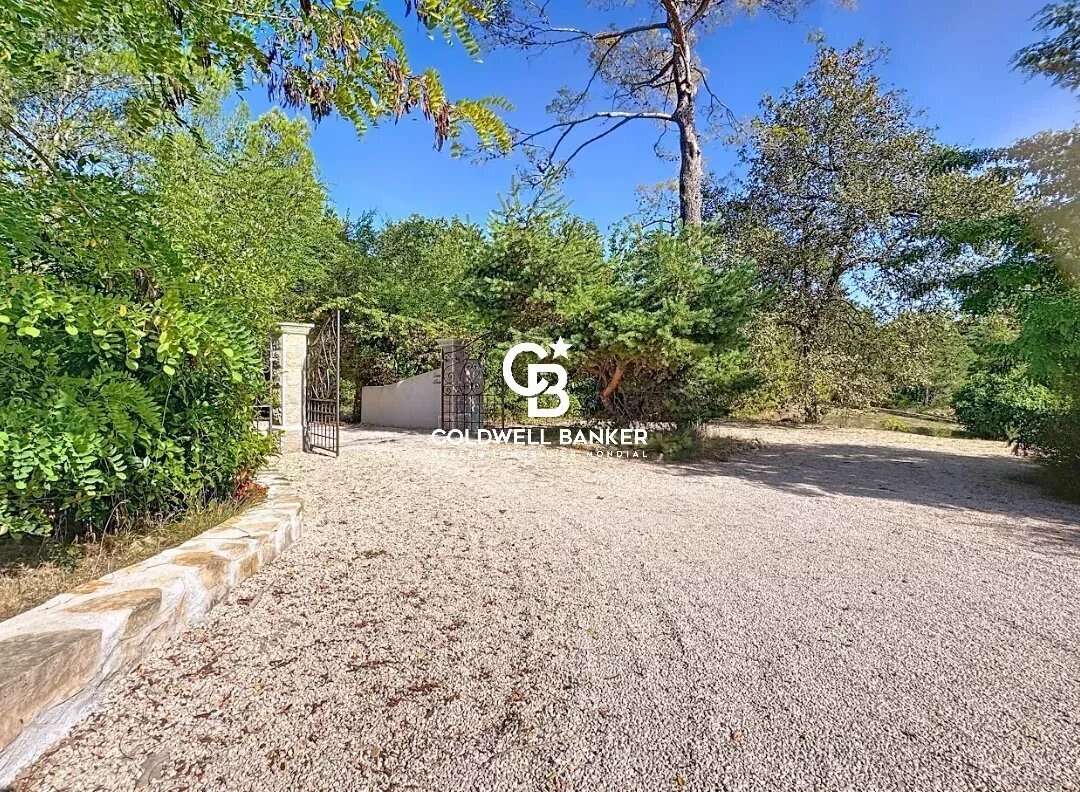 Maison à TOURRETTES