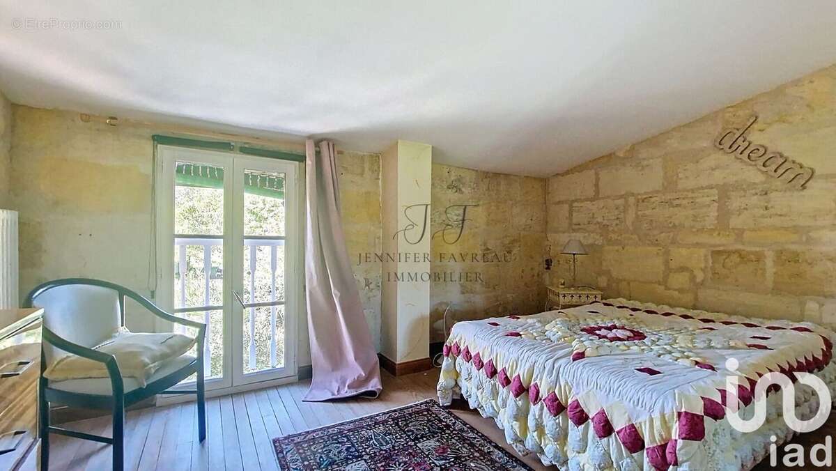 Maison 396 m² à Saint-Germain-Du-Puch  - photo 7
