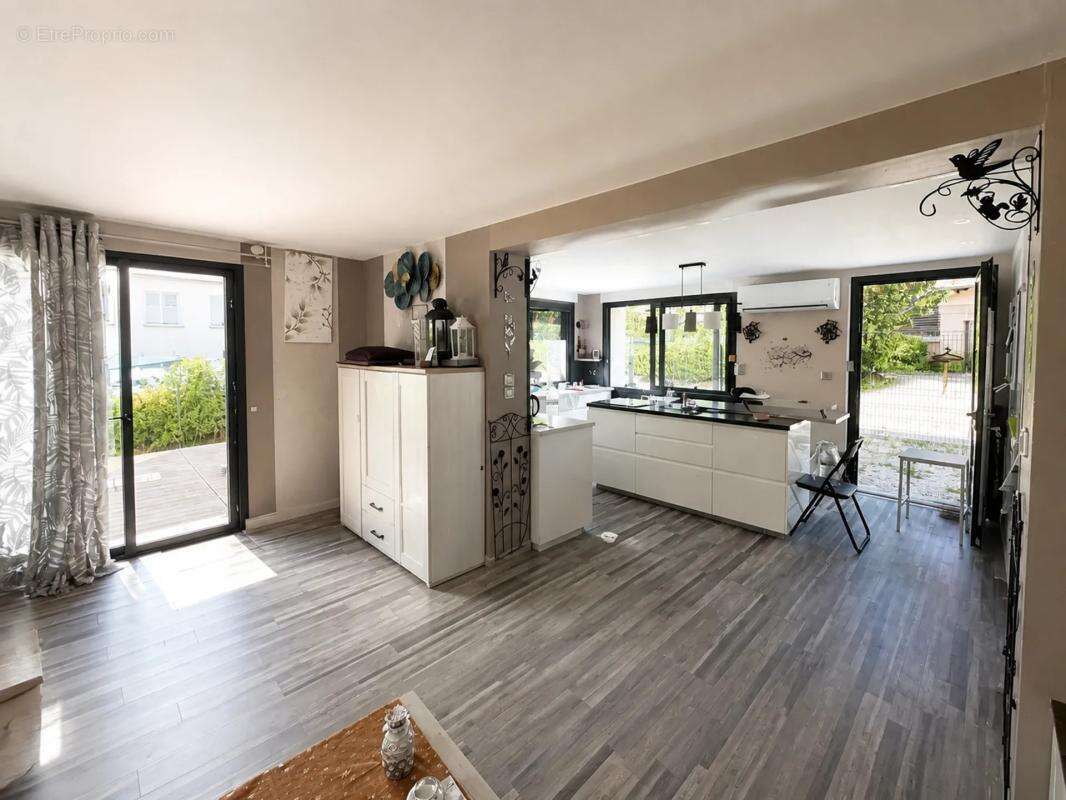 Maison de 6 pièces de 120 m² à Champagnole - photo 2