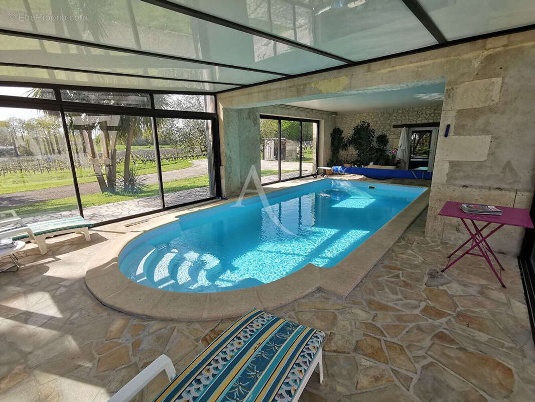 Maison à TUGERAS-SAINT-MAURICE