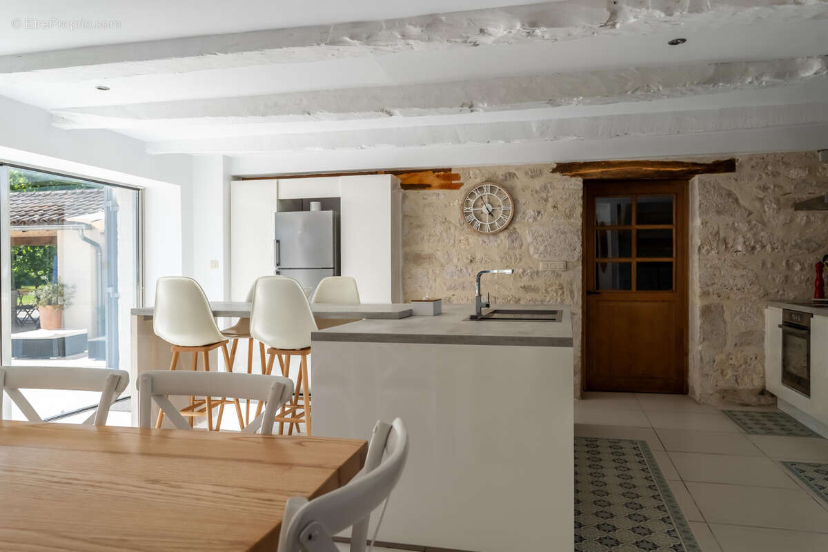 Maison à CASTELNAU-MONTRATIER
