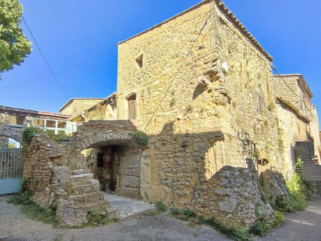 Maison à ALLEGRE-LES-FUMADES