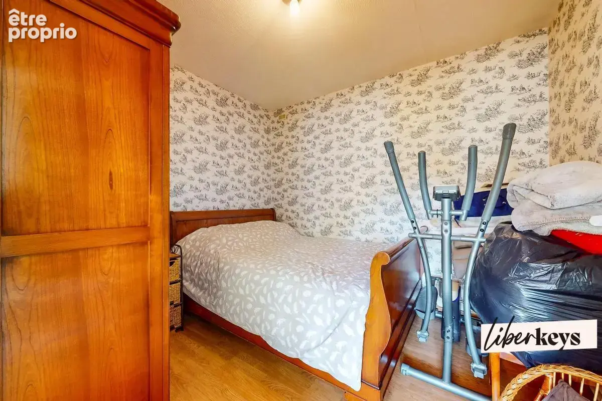Plaisir – Maison familiale de plain-pied - 5 pièces - 120 m² au sol avec jardin et garage, proche gare - photo 17