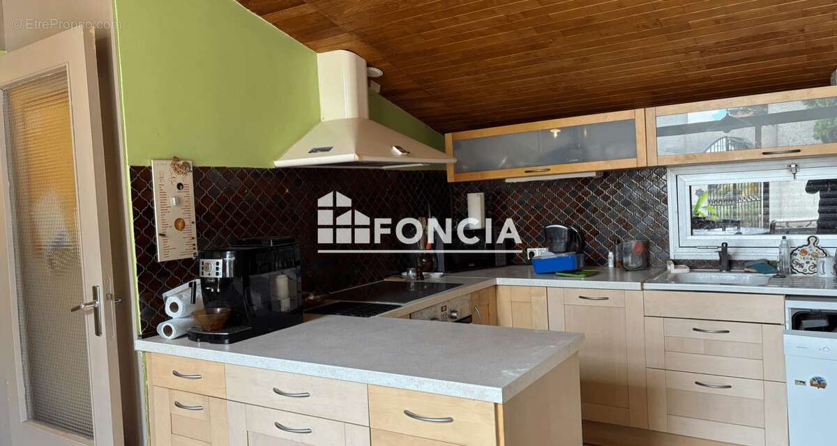 Maison à SAINT-JEAN-DE-MUZOLS