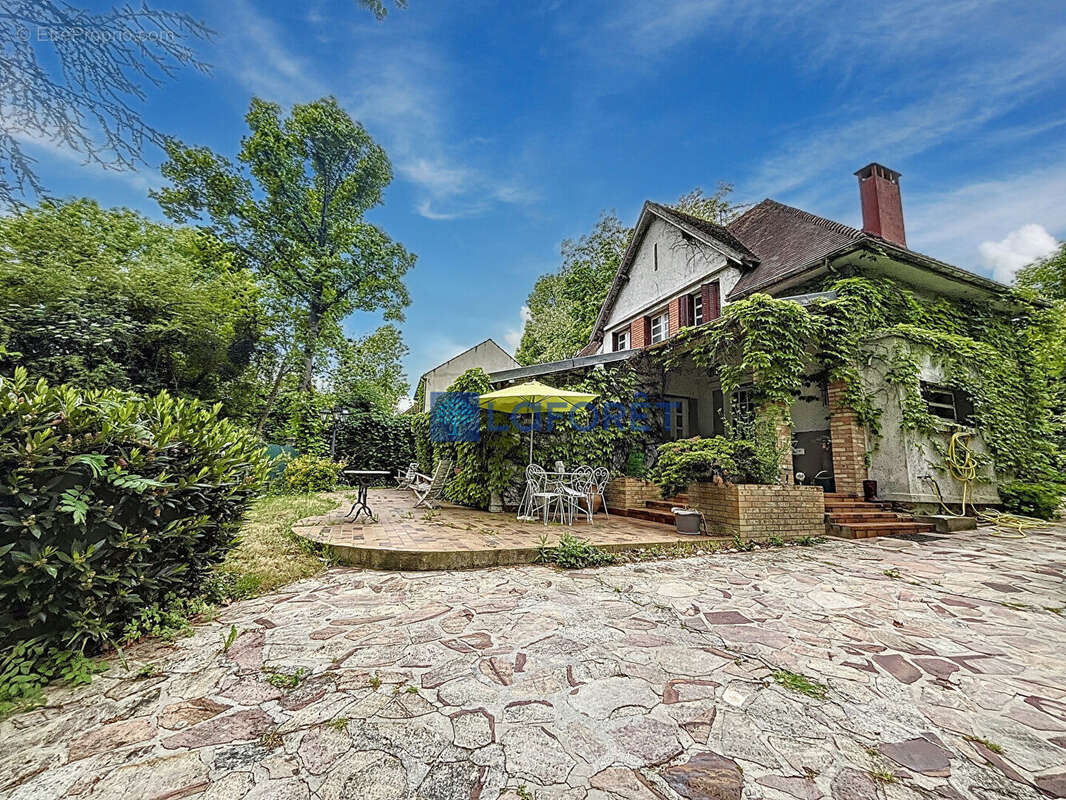 Maison à SAVIGNY-SUR-ORGE