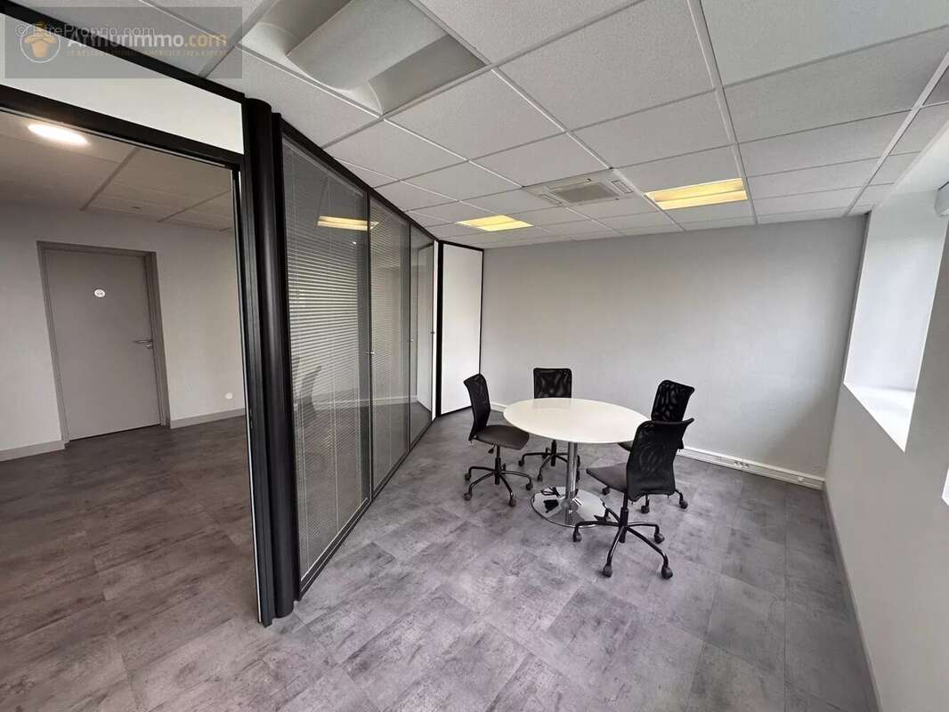 Commerce à SCY-CHAZELLES