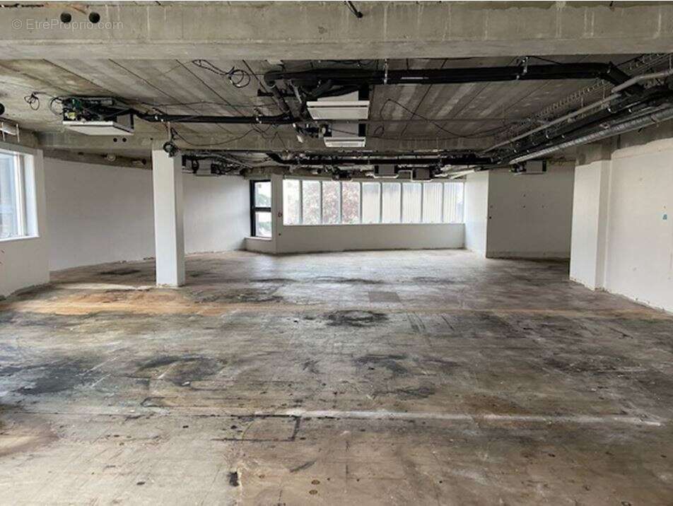 Commerce à ISSY-LES-MOULINEAUX