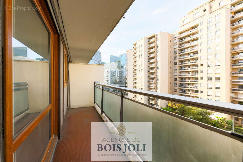 Appartement à COURBEVOIE