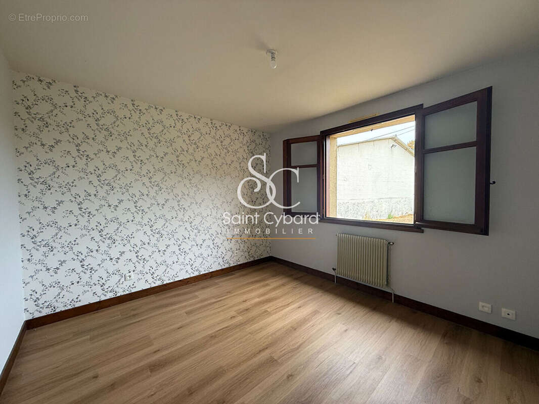 Maison à SAINT-YRIEIX-SUR-CHARENTE