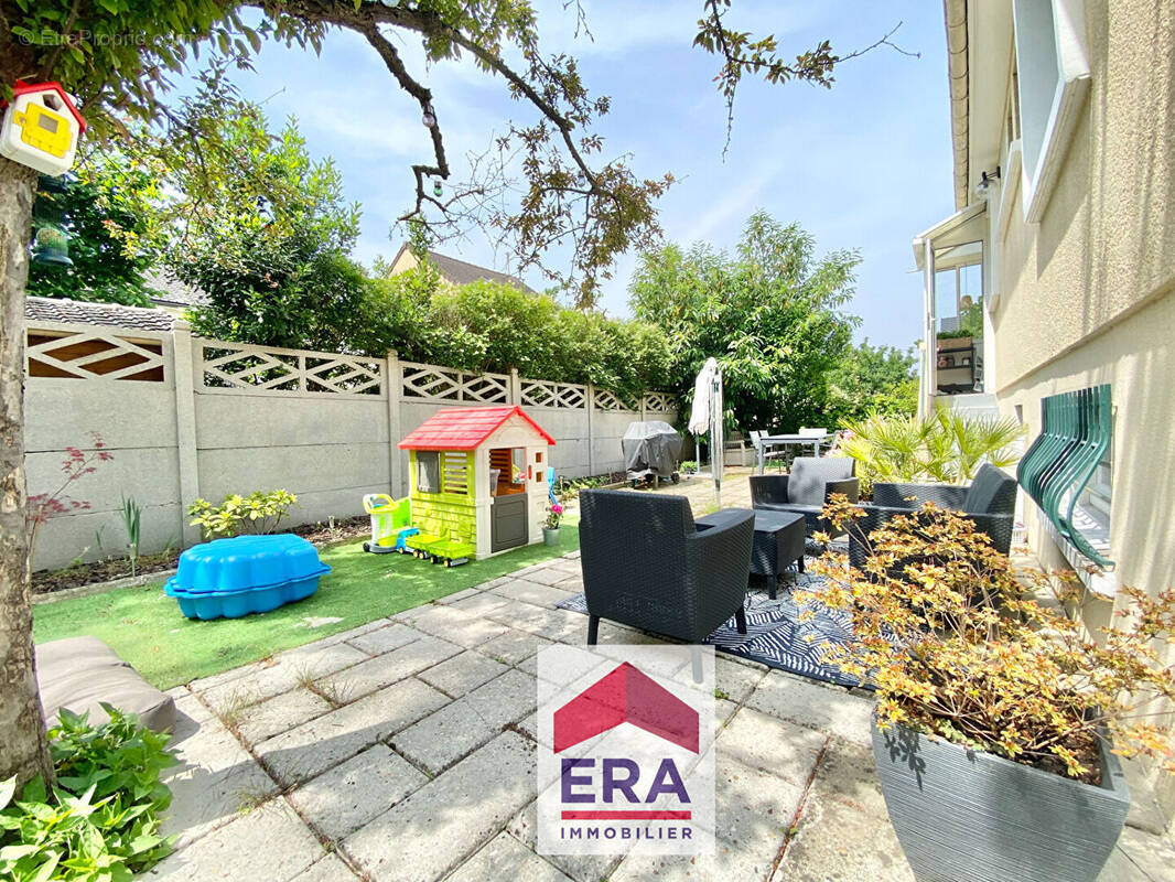 Maison à SARTROUVILLE