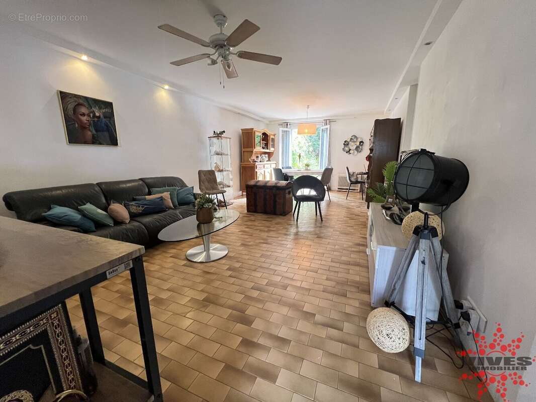 Maison à NISSAN-LEZ-ENSERUNE