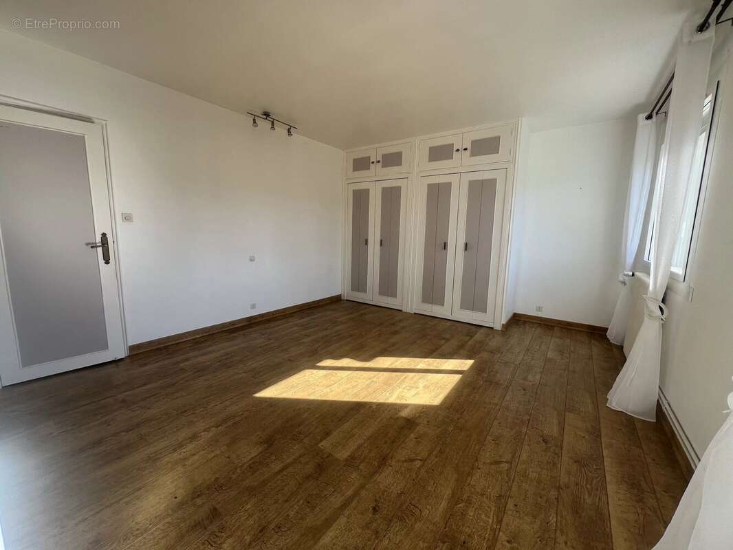 Grande Maison Individuelle  avec Jardin et Piscine - photo 12