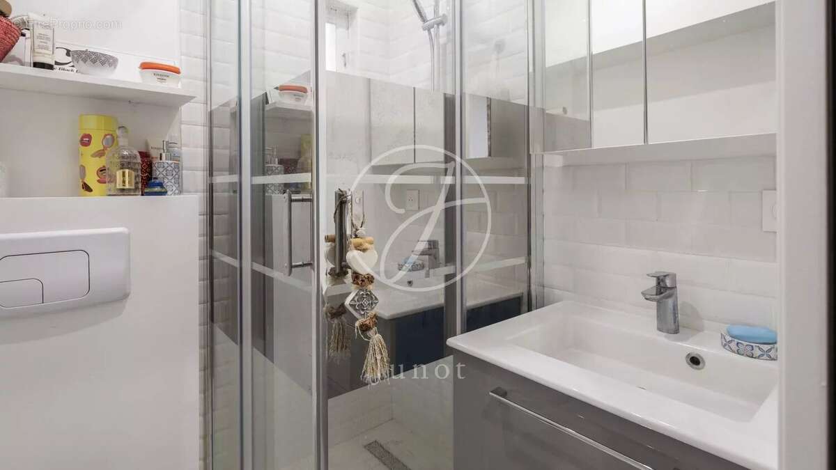 Appartement à PARIS-3E