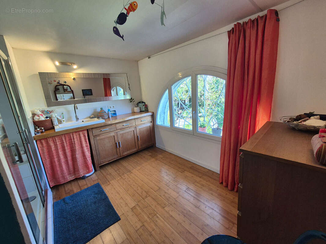 Maison de caractère T8 de 211 m² sur terrain de 948 m² avec piscine - photo 12