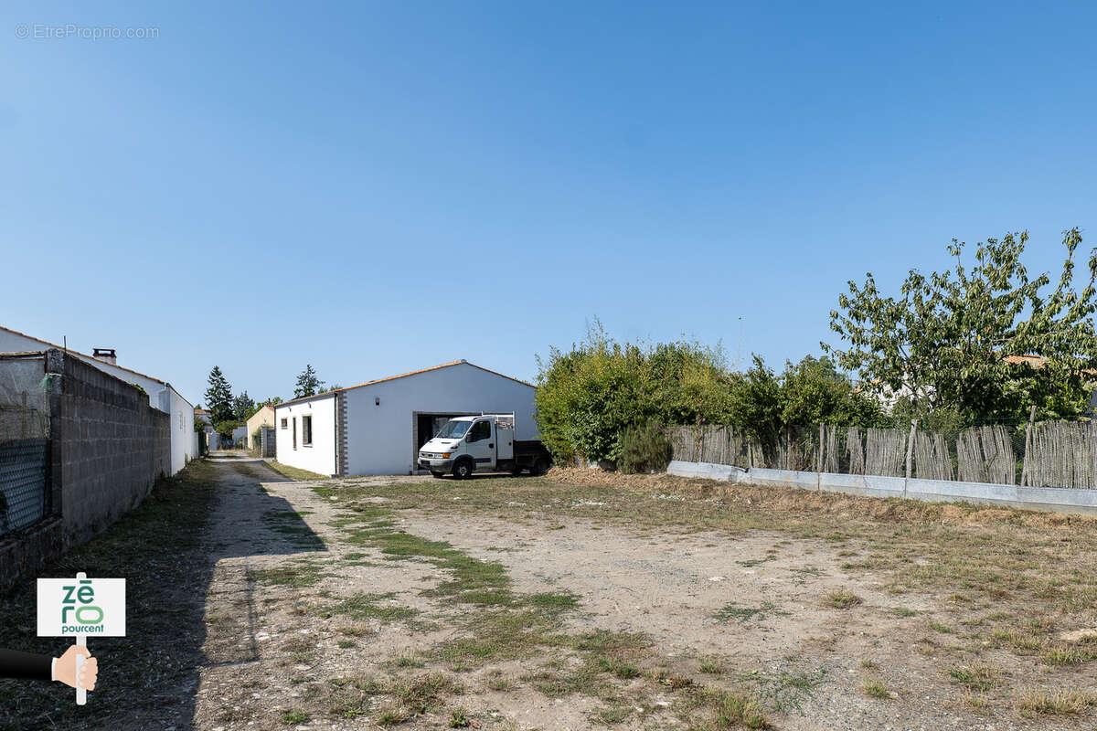 Maison à CHAMPAGNE-LES-MARAIS