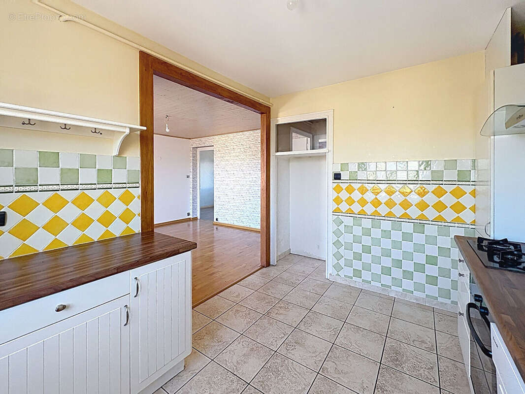 Appartement La Roche Sur Foron 4 pièce(s) 68.13 m2 - photo 3