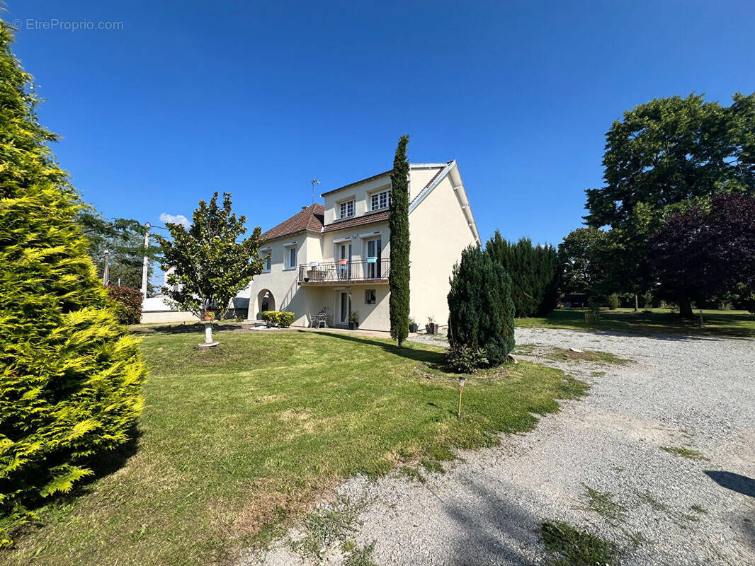 Maison à CHAMBLET