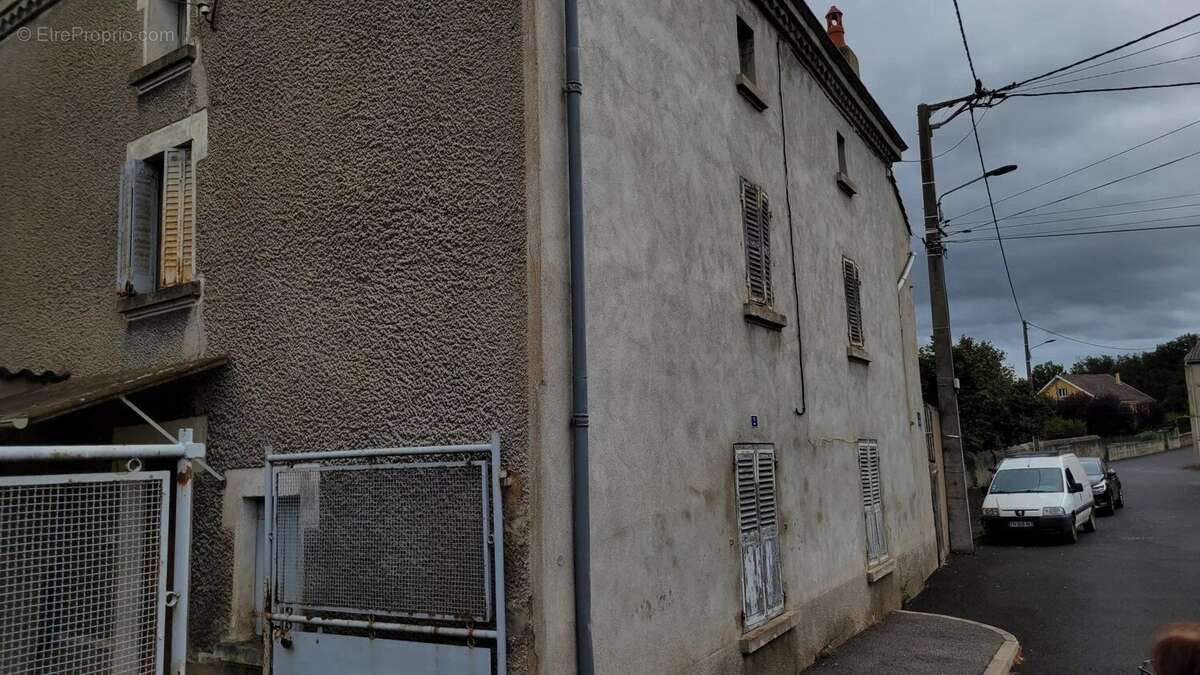Maison à FRUGERES-LES-MINES