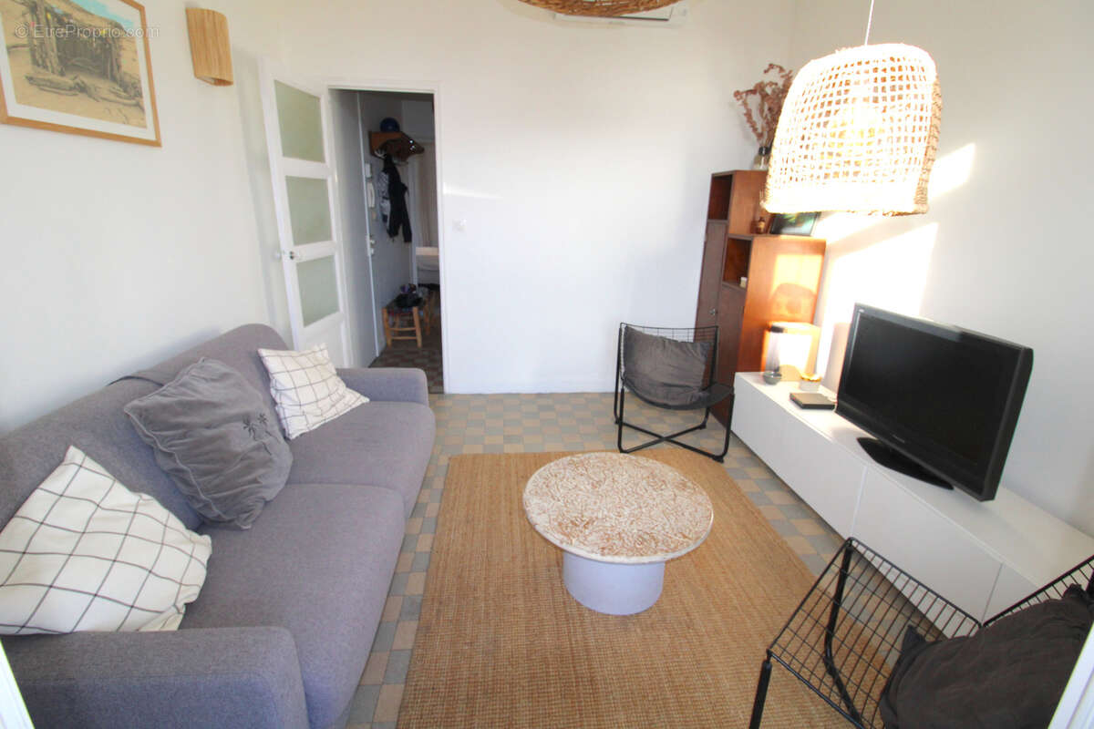 Appartement à MARSEILLE-5E