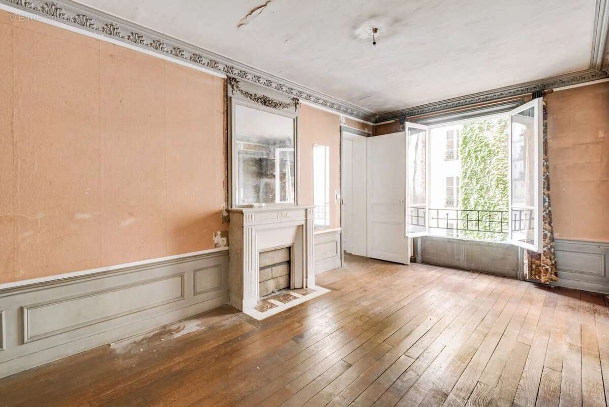 Appartement à PARIS-17E