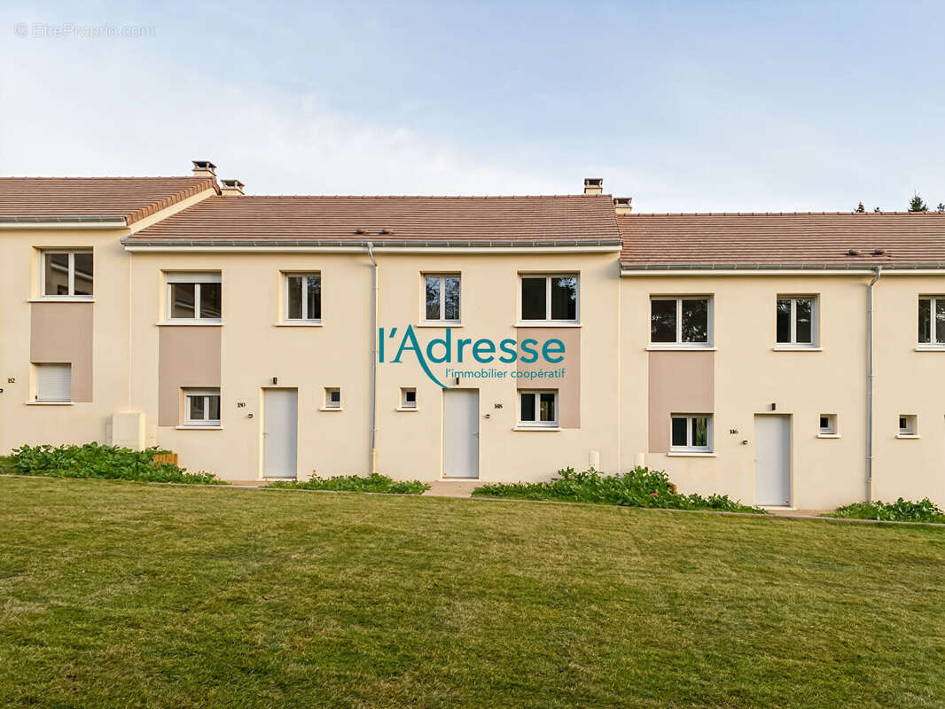 Maison à OINVILLE-SUR-MONTCIENT