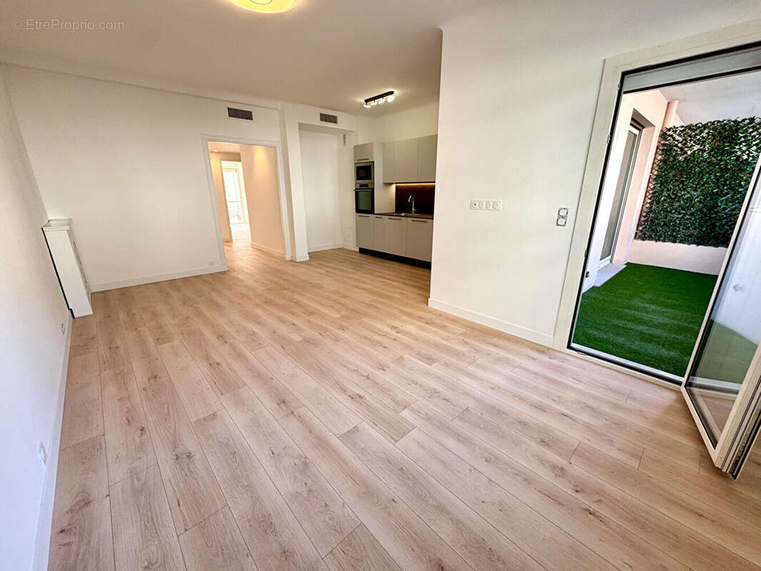 Nice ouest - quartier carras - photo 3
