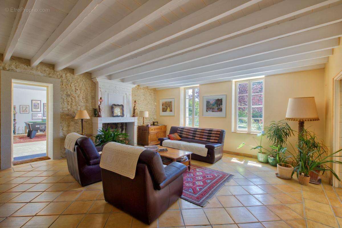 Maison à MIRAMBEAU