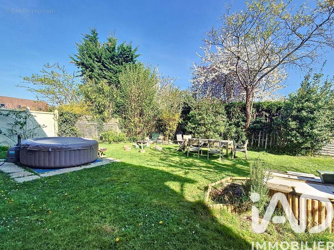 Photo 2 - Maison à LES CLAYES-SOUS-BOIS