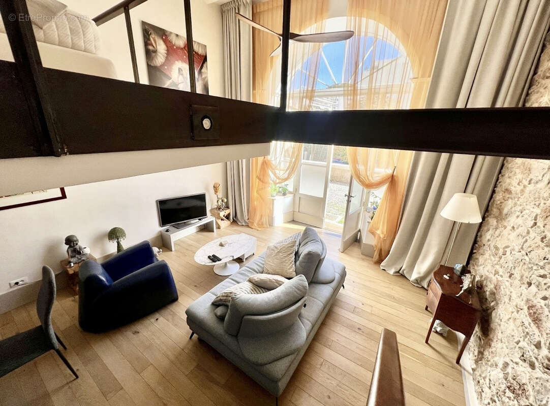 Autre à CANNES