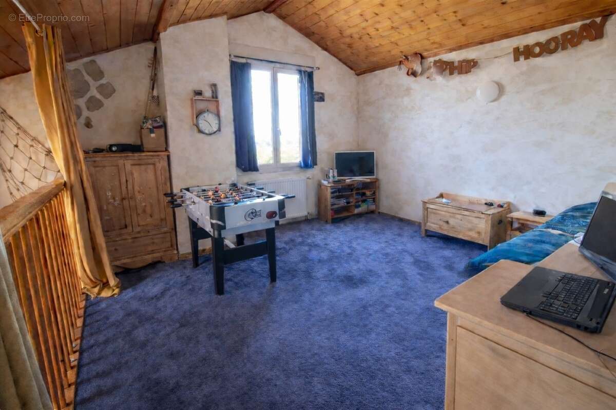 Maison familiale 140M2 ,4 Chambres ,terrain ,proche centre ville - photo 10