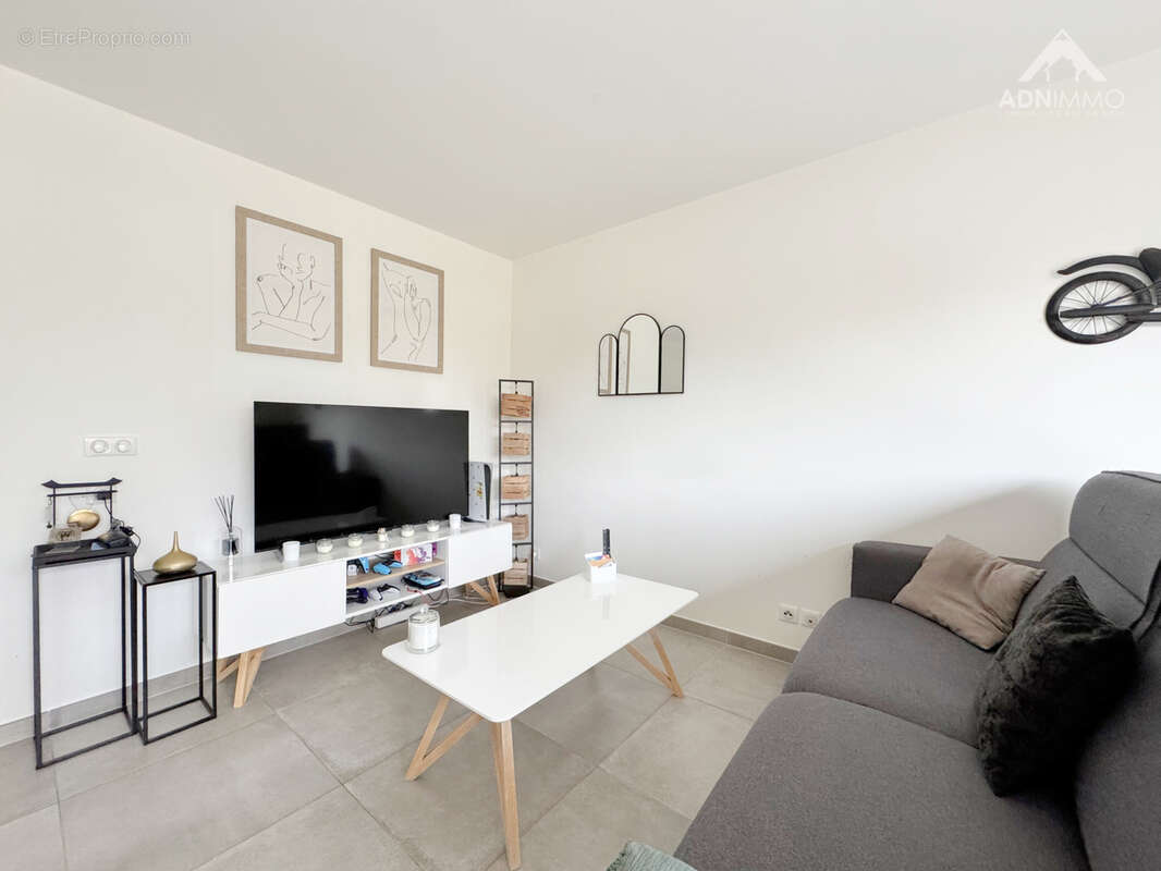 Appartement à SERGY
