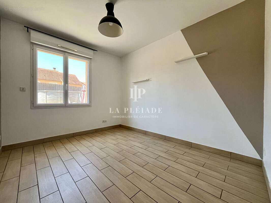 Maison contemporaine de plain-pied avec combles aménageables - photo 8