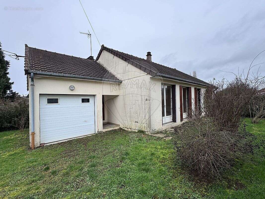 Maison à PREMERY
