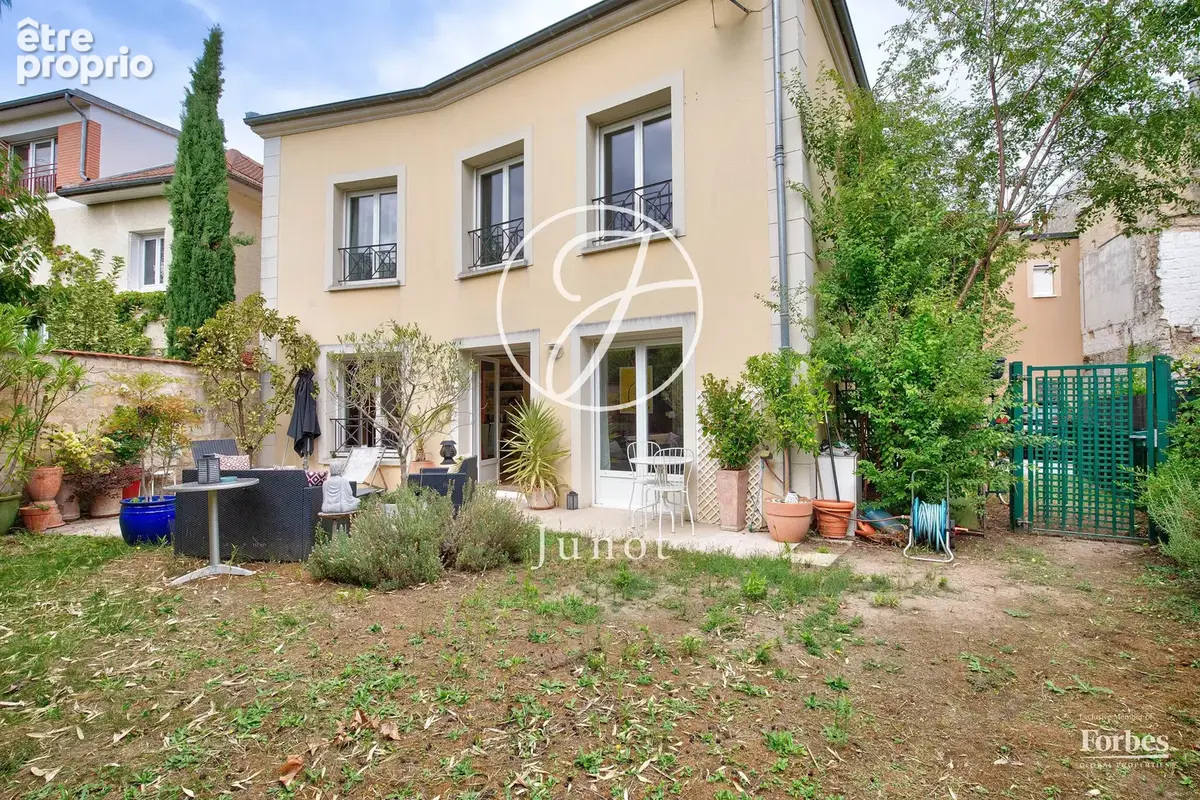 Chatou - GARE - Maison - 4 chambres - 207m² - Terrain 240m². - photo 18