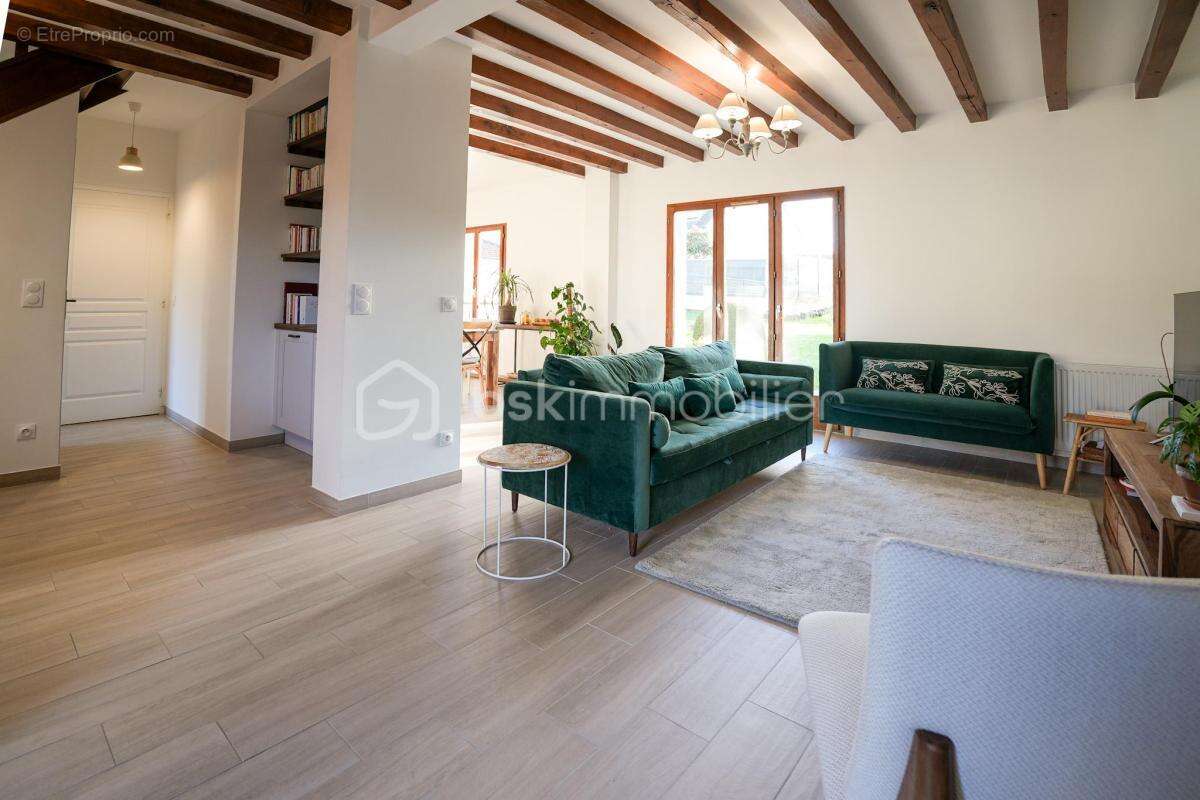 Maison à MONTEVRAIN