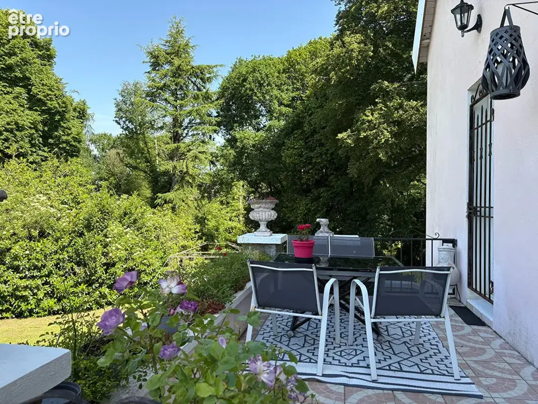 A vendre Locminé, maison de maître de 120m², 3 chambres, sur un terrain 8260m² - photo 3