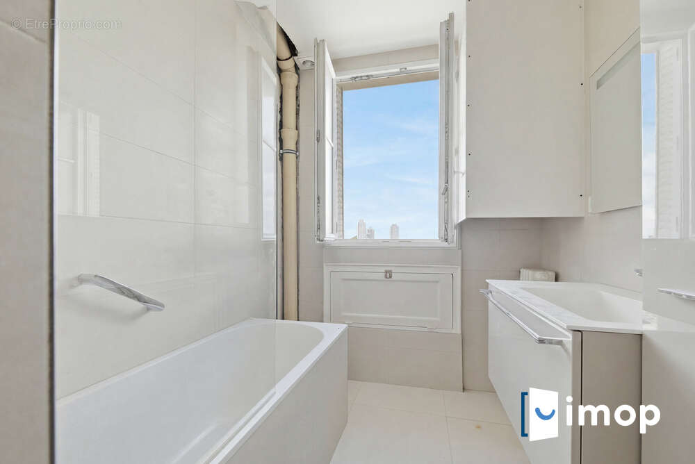 Appartement à PARIS-19E
