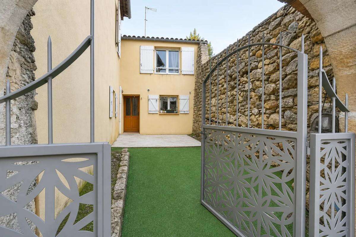 Immeuble 330m² idéal investisseur à Alès - photo 8